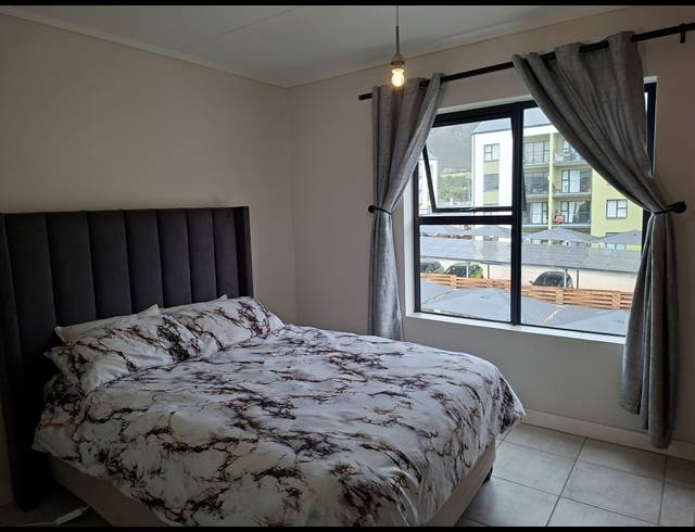 2 BEDROOM APARTMENT TO LET IN ADMIRALS PARK